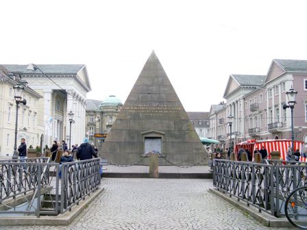 karls pyramide